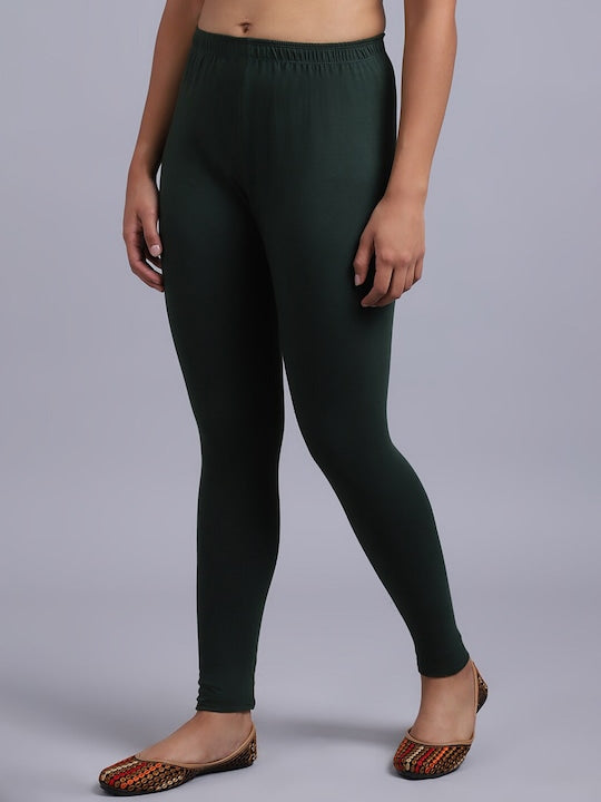 Women Solid Green Slim Fit Leggings