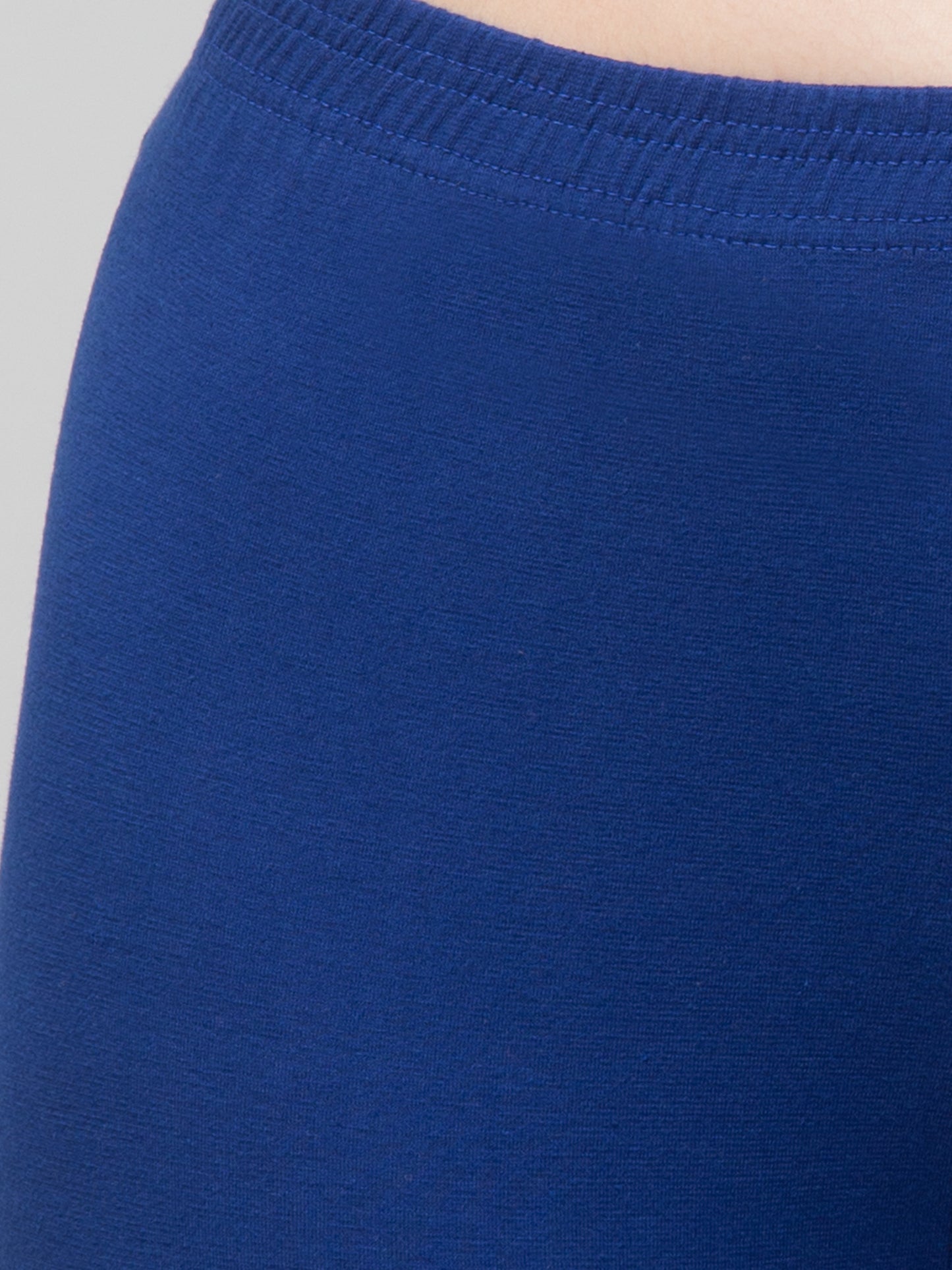 WOMEN SOLID ROYAL BLUE MID RISE SKINNY FIT CAPRIS
