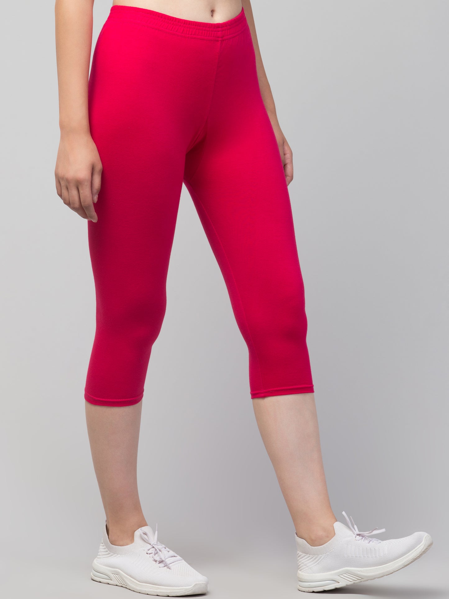 WOMEN SOLID RANI PINK MID RISE SKINNY FIT CAPRIS