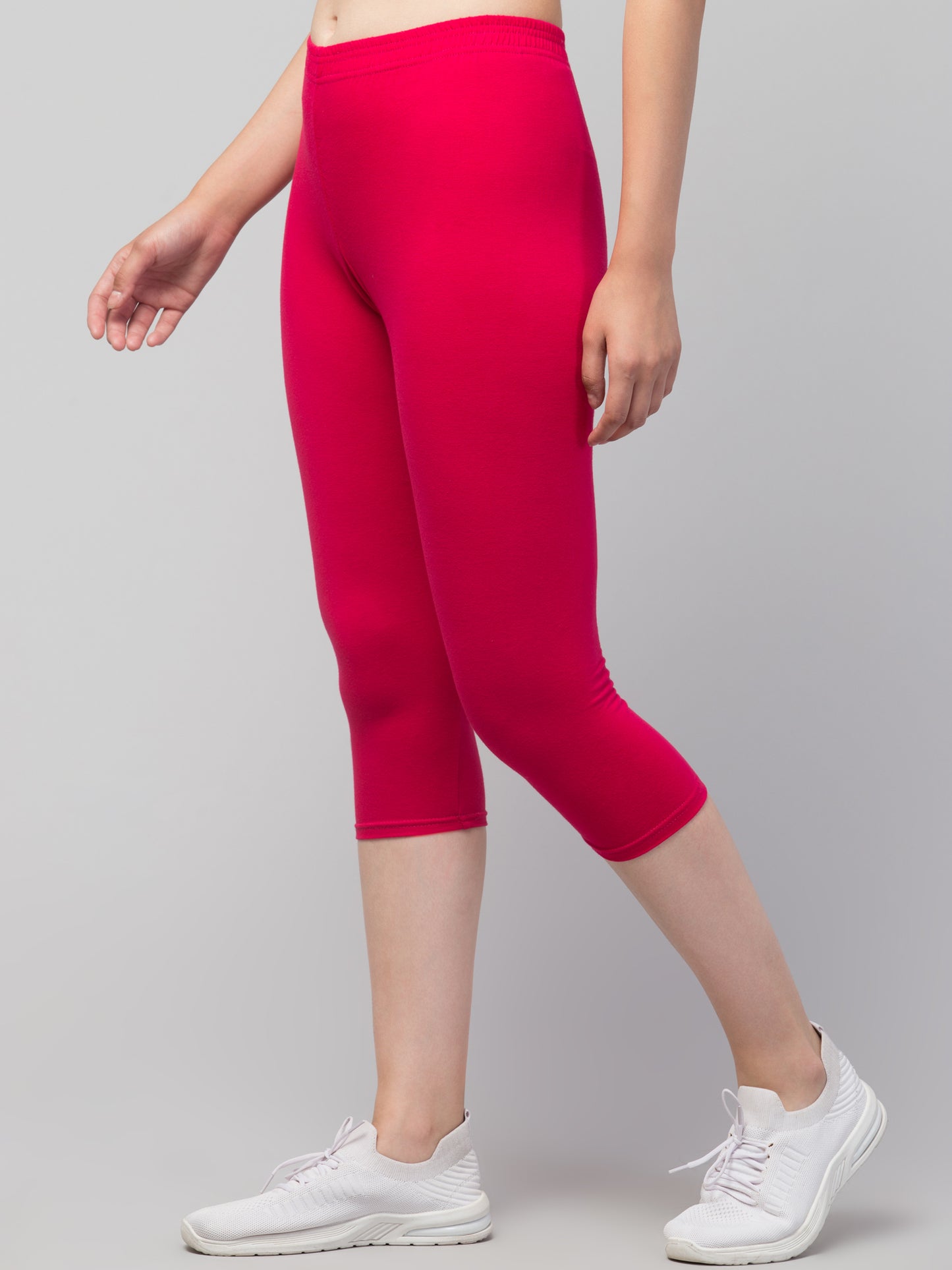 WOMEN SOLID RANI PINK MID RISE SKINNY FIT CAPRIS