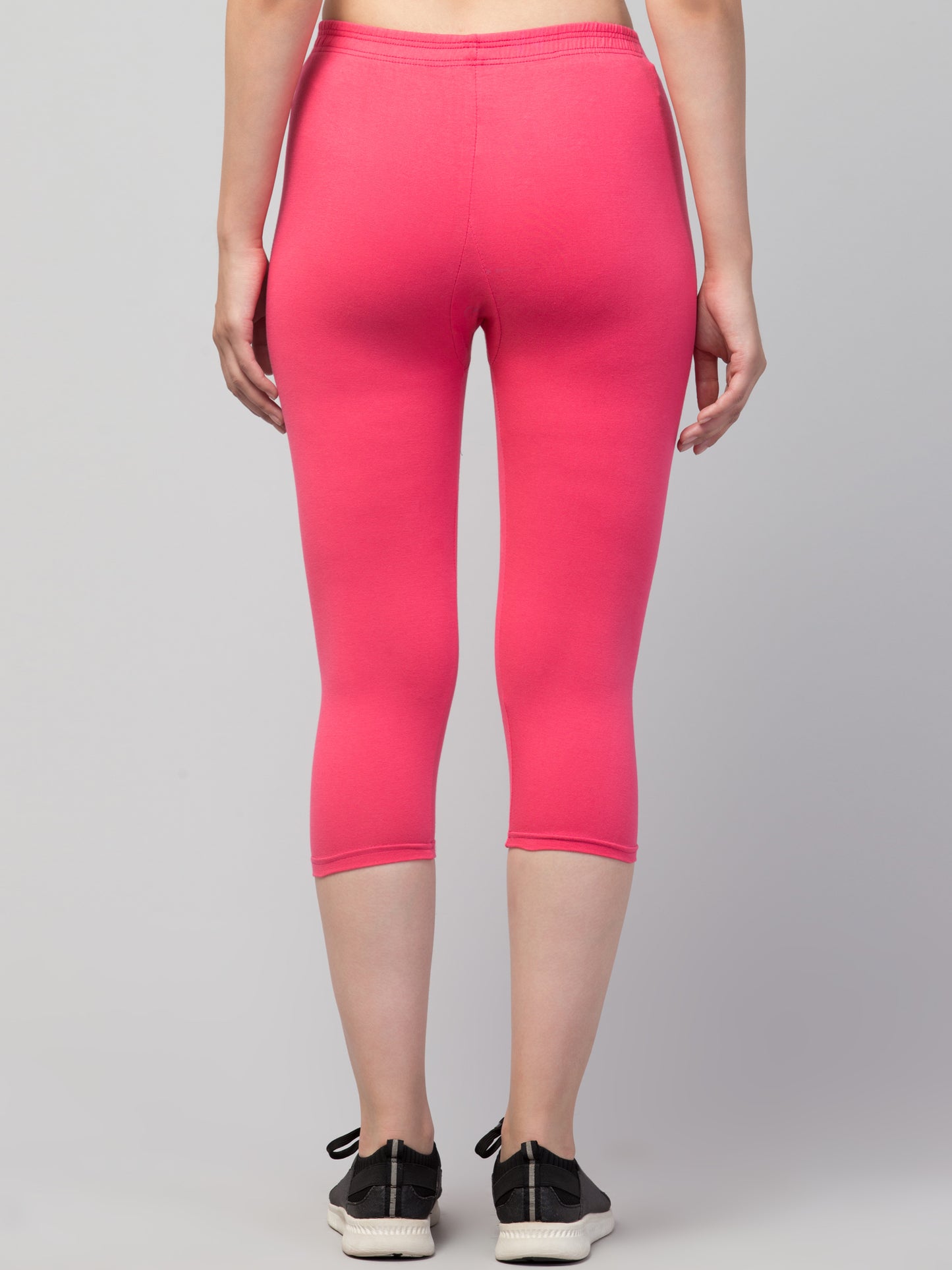 WOMEN SOLID PINK MID RISE SKINNY FIT CAPRIS