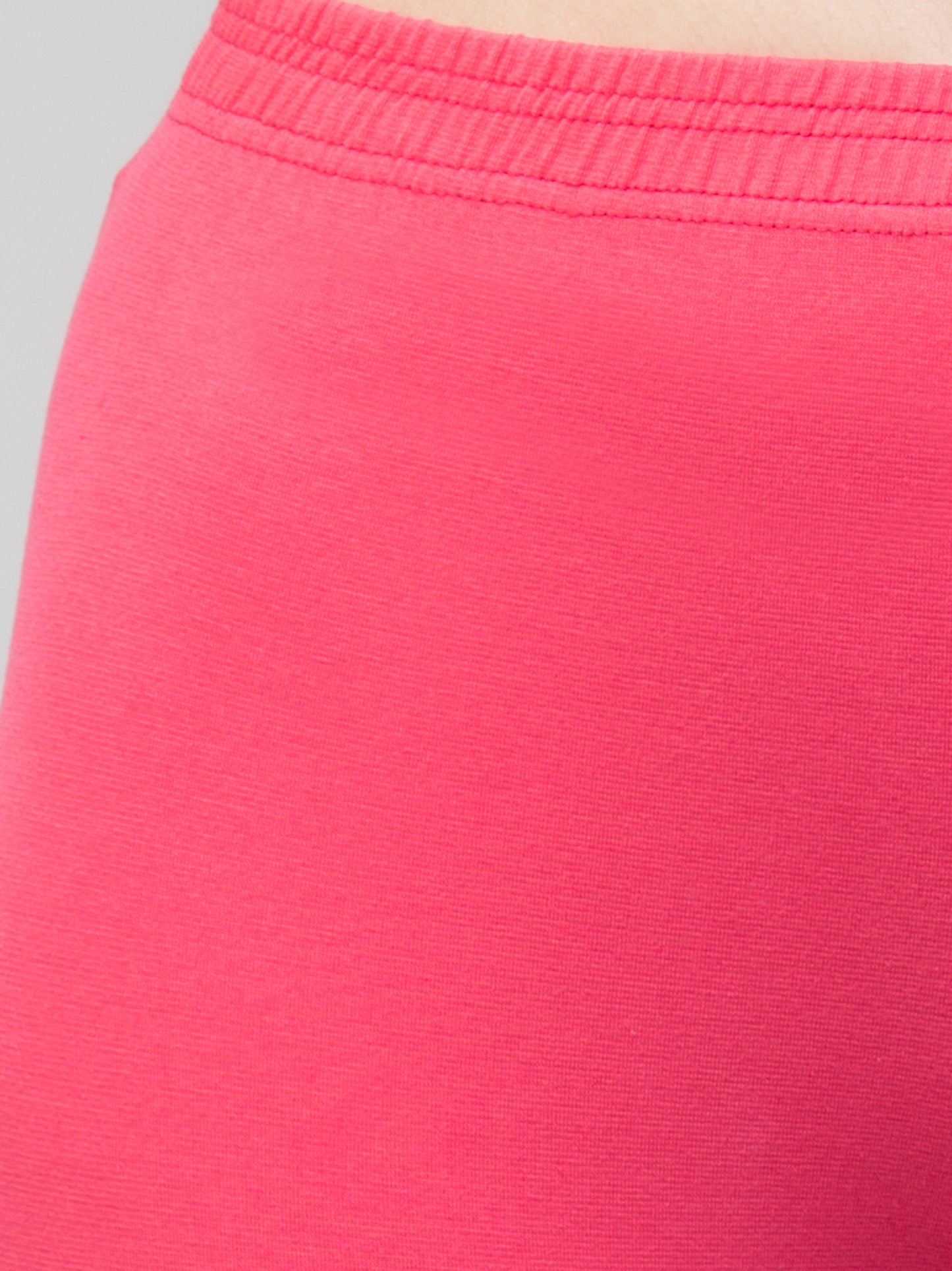 WOMEN SOLID PINK MID RISE SKINNY FIT CAPRIS