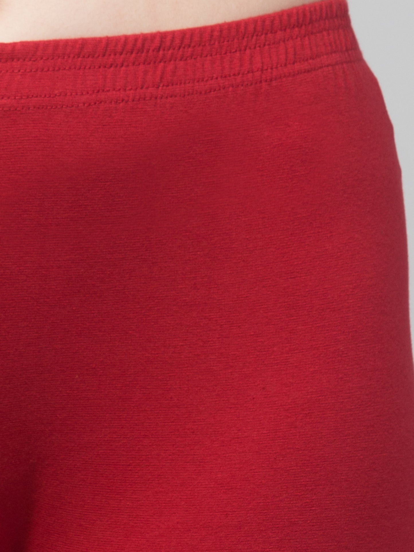 WOMEN SOLID MAROON MID RISE SKINNY FIT CAPRIS