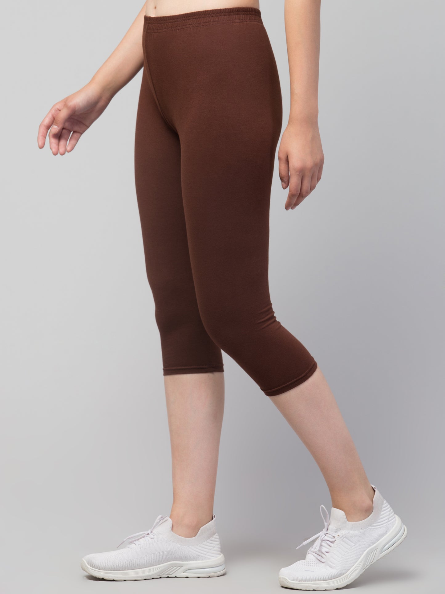 WOMEN SOLID BROWN MID RISE SKINNY FIT CAPRIS