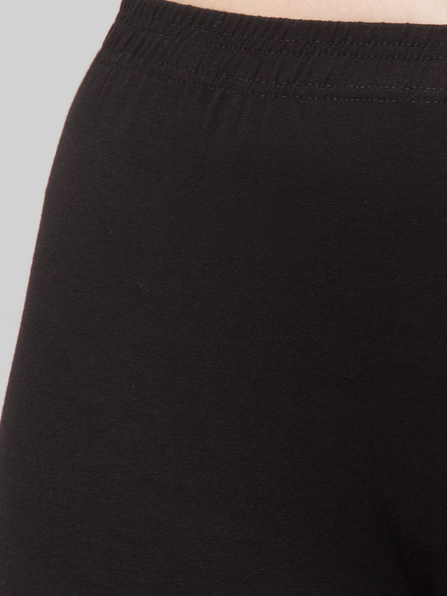 WOMEN SOLID BLACK MID RISE SKINNY FIT CAPRIS