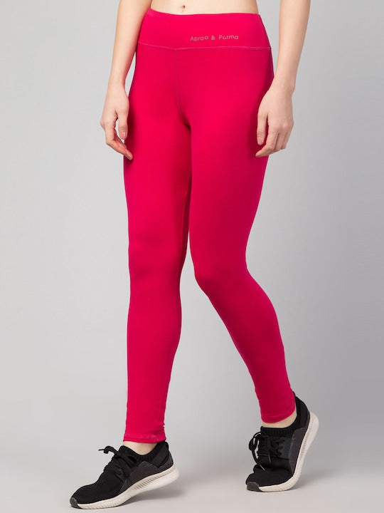 Women Solid Red Slim Fit Leggings
