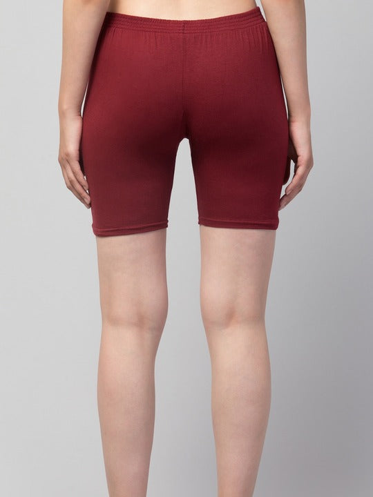 Women Solid Maroon Mid-Rise Short