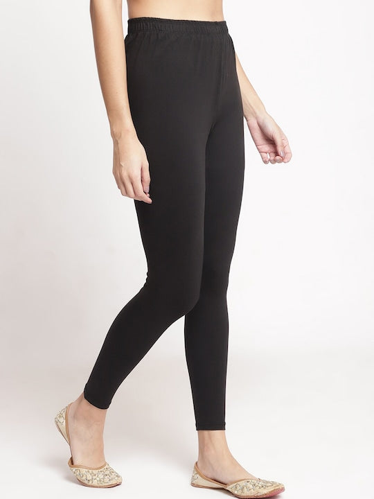 Women Solid Black Slim Fit Leggings