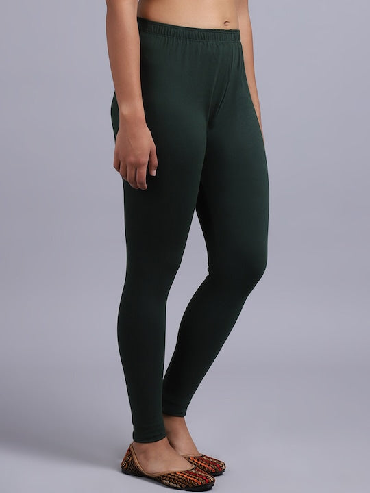 Women Solid Green Slim Fit Leggings