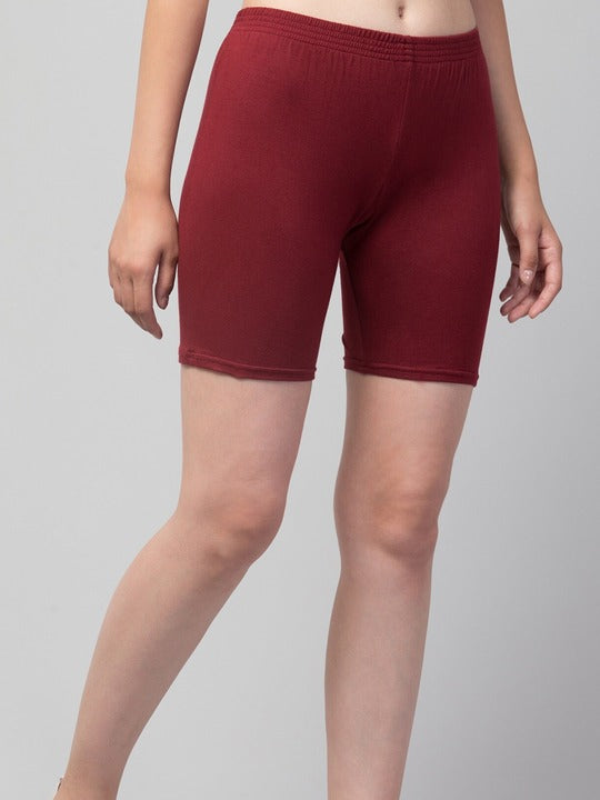 Women Solid Maroon Mid-Rise Short