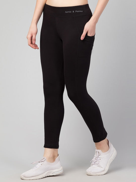 Women Solid Black Slim Fit with pockets Leggings
