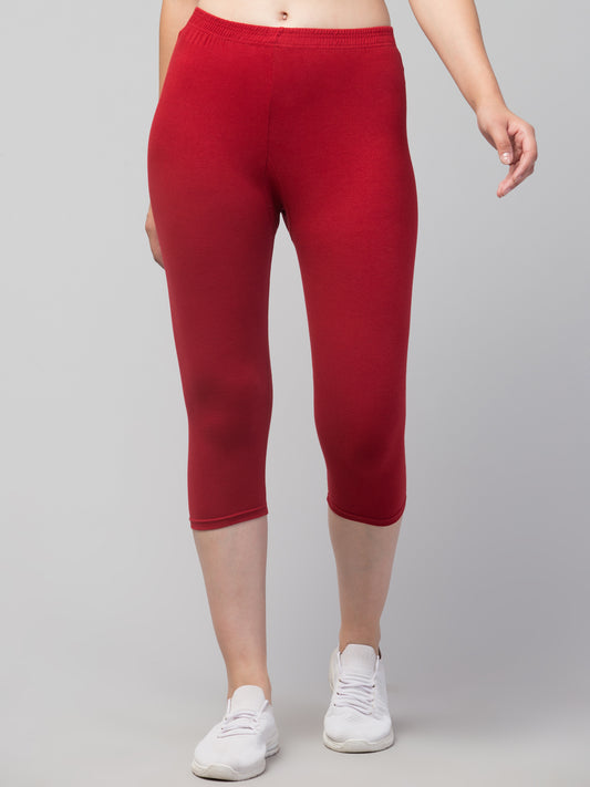 WOMEN SOLID MAROON MID RISE SKINNY FIT CAPRIS